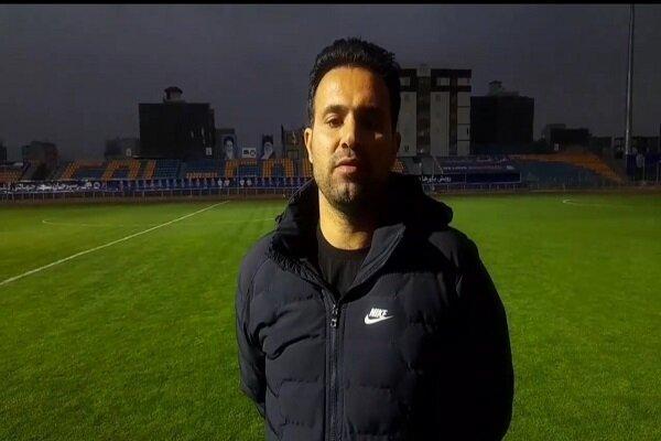 یکی از دلالان محروم فوتبال ایران در باشگاه تراکتور فعالیت می نماید