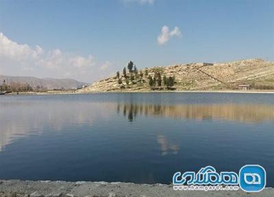 سراب شرف آباد یکی از جاذبه های گردشگری استان کرمانشاه است
